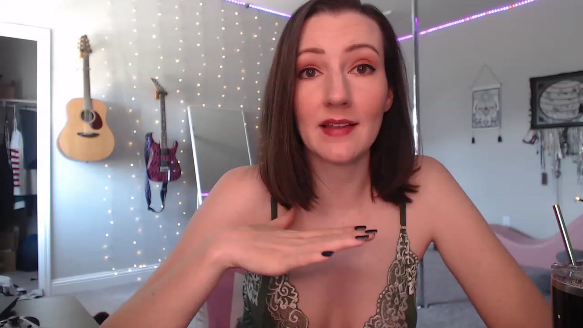 Gallery image thumbnail from MeredithBae's myfreecams stream on, 04/24/2023, 21:27 image 4 of 20
