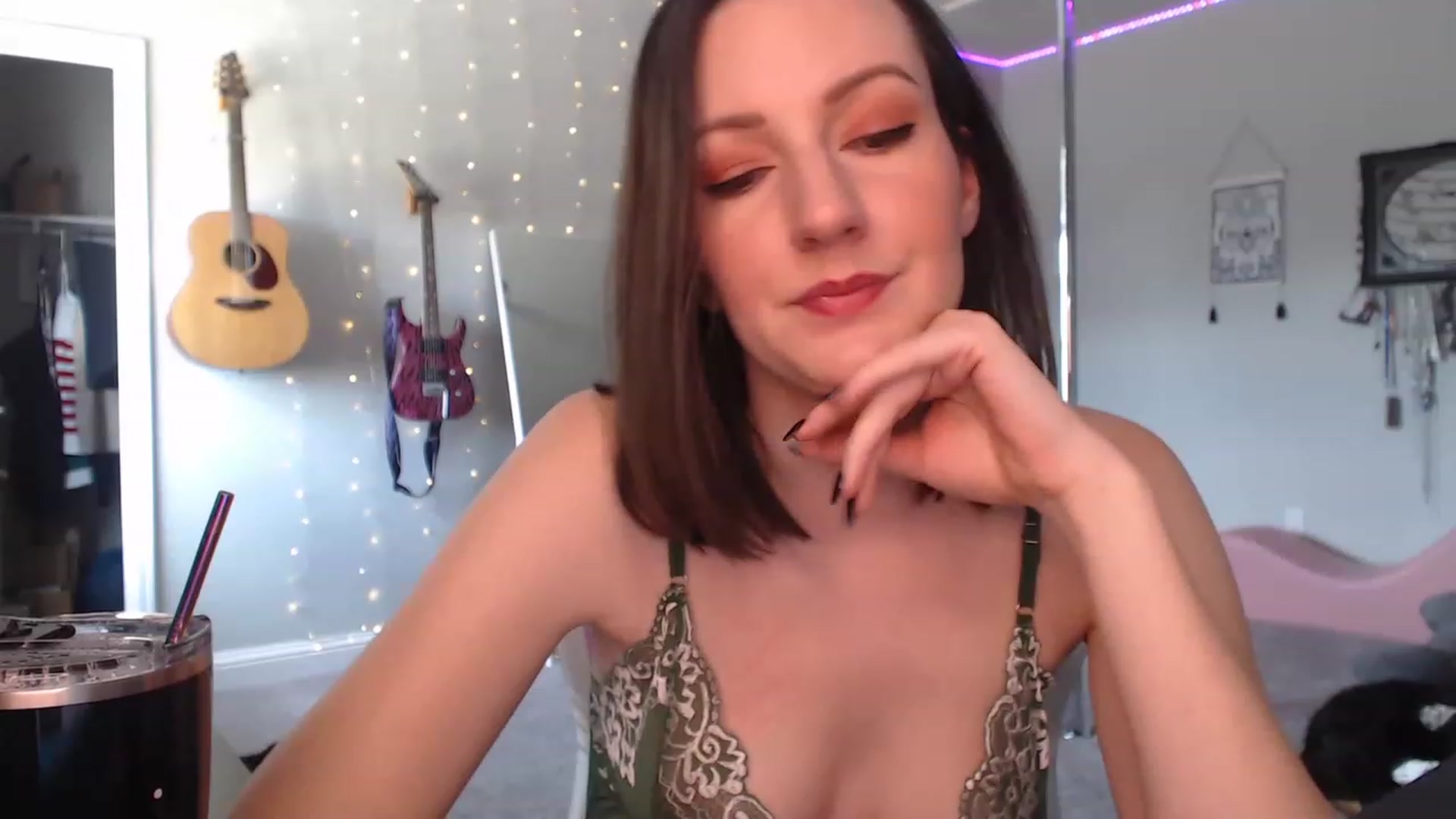 Gallery image thumbnail from MeredithBae's myfreecams stream on, 04/24/2023, 21:27 image 16 of 20
