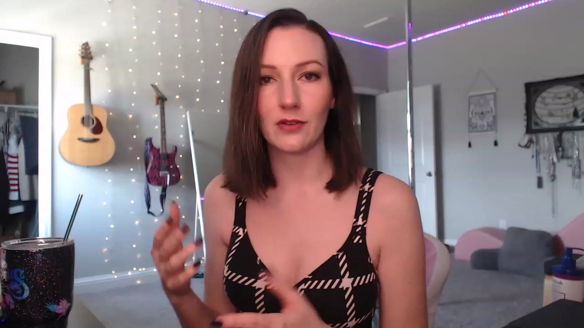 Gallery image thumbnail from MeredithBae's myfreecams stream on, 05/01/2023, 22:12 image 4 of 20