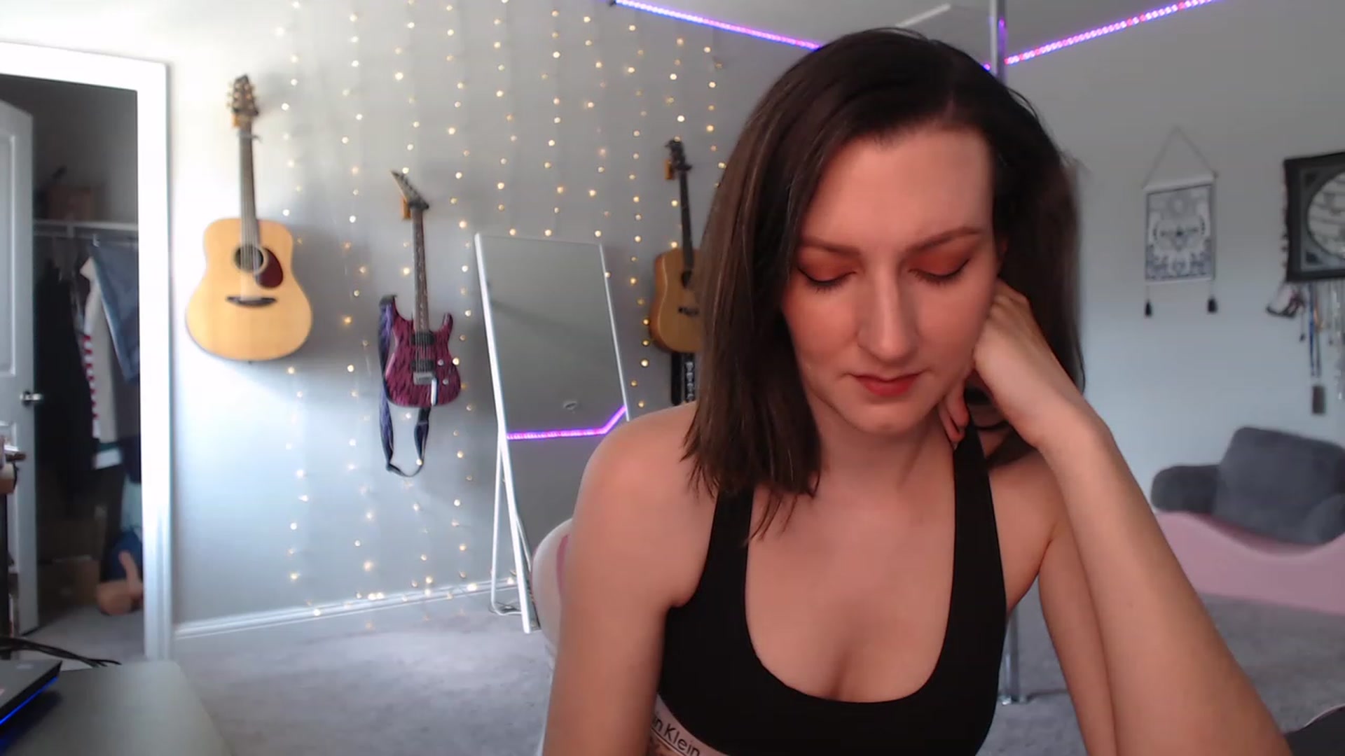 Gallery image thumbnail from MeredithBae's myfreecams stream on, 05/17/2023, 21:09 image 12 of 20