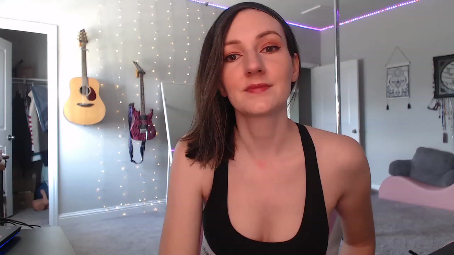 Gallery image thumbnail from MeredithBae's myfreecams stream on, 05/17/2023, 21:09 image 1 of 20