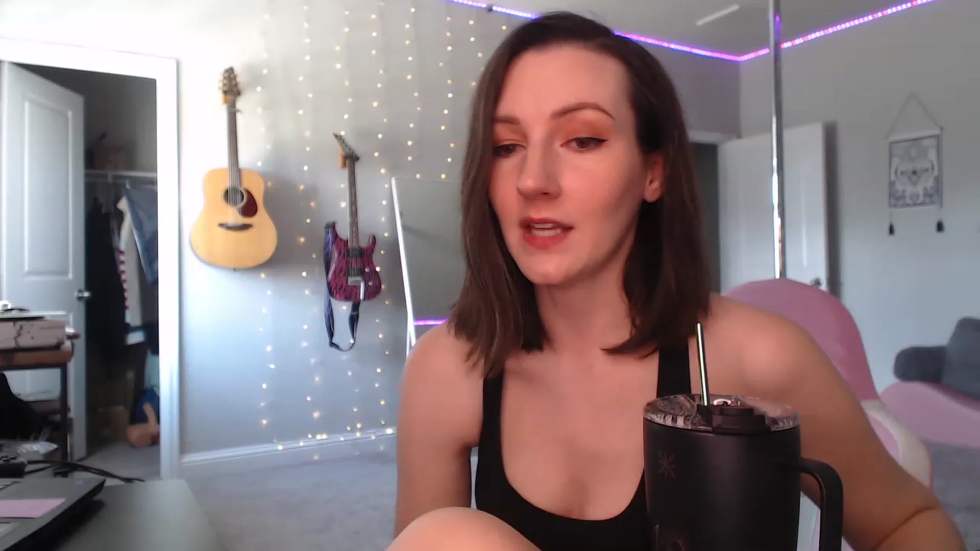 Gallery image thumbnail from MeredithBae's myfreecams stream on, 05/17/2023, 21:09 image 16 of 20
