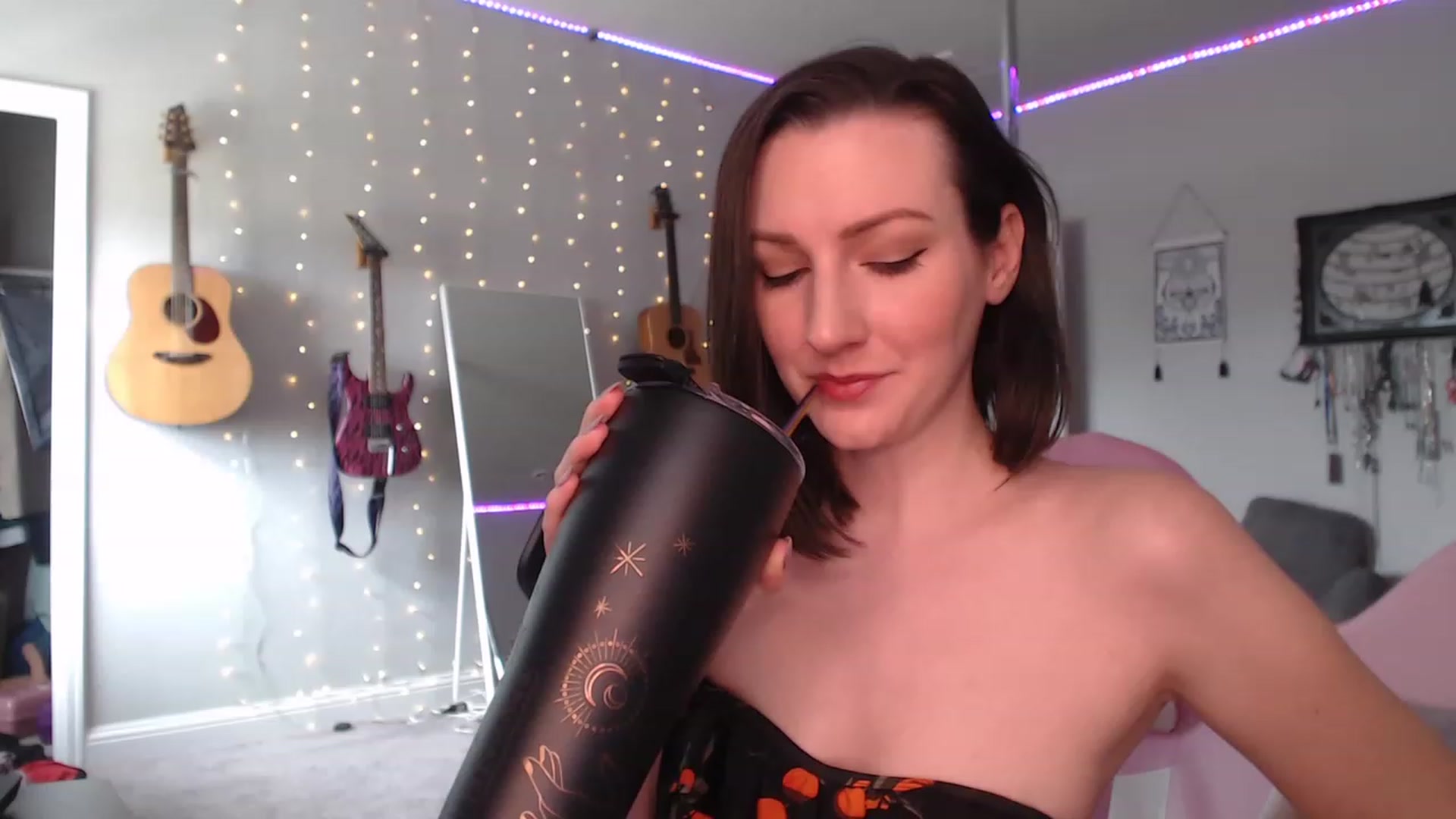 Gallery image thumbnail from MeredithBae's myfreecams stream on, 05/22/2023, 22:21 image 1 of 20