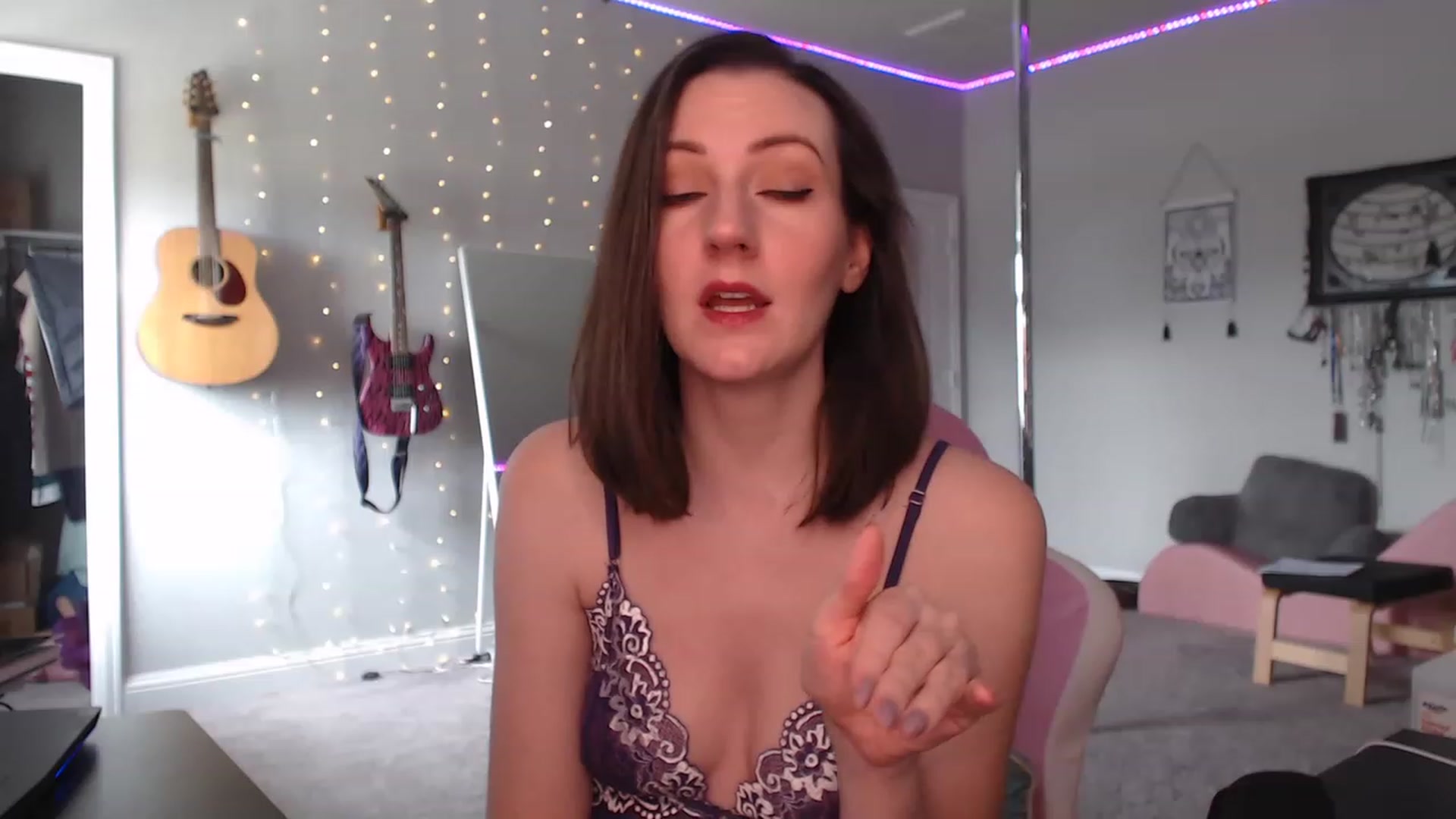 Gallery image thumbnail from MeredithBae's myfreecams stream on, 06/04/2023, 21:14 image 2 of 20