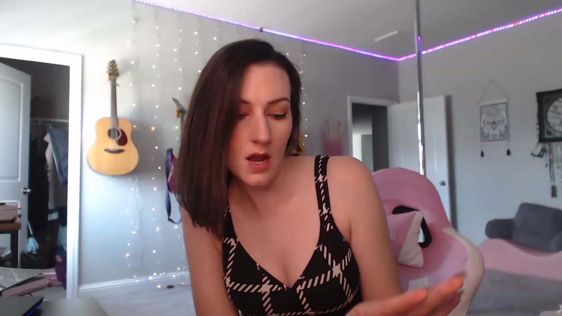Gallery image thumbnail from MeredithBae's myfreecams stream on, 06/09/2023, 20:28 image 18 of 20