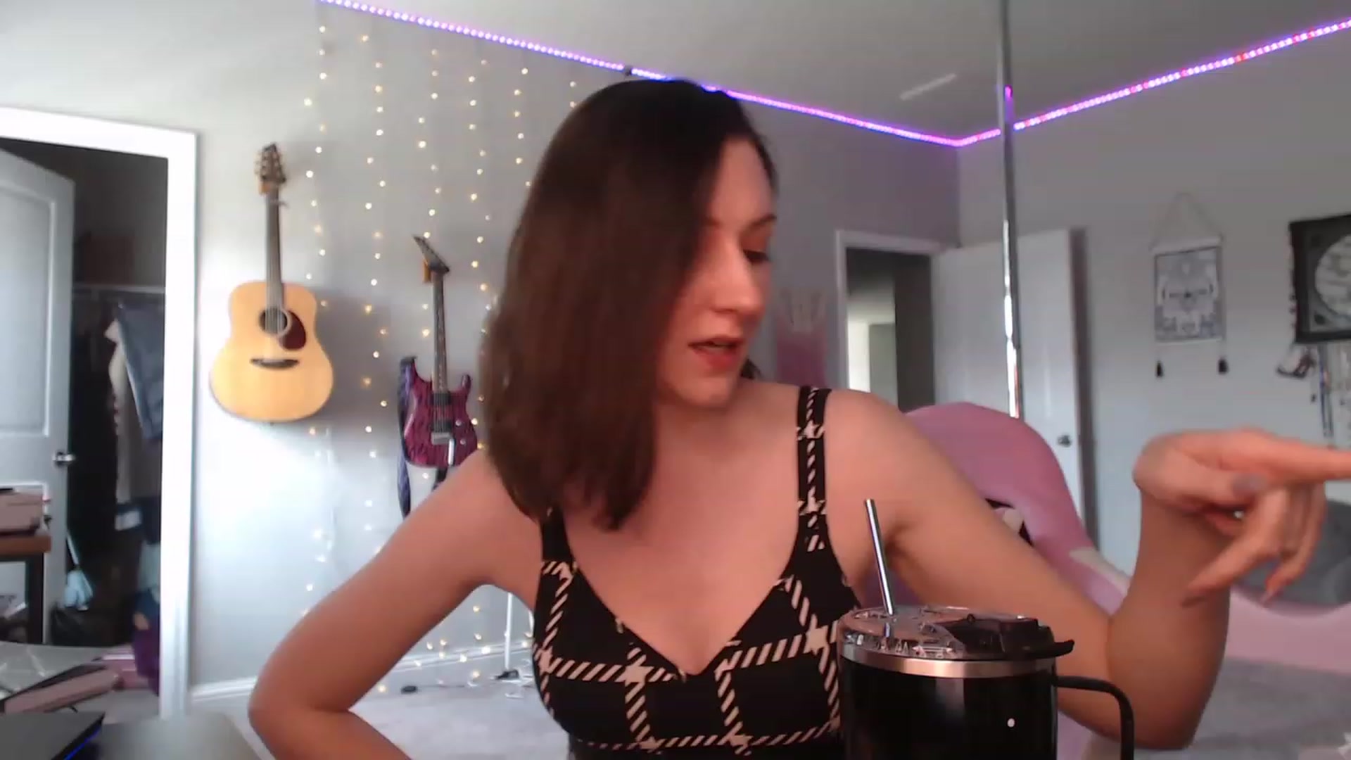 Gallery image thumbnail from MeredithBae's myfreecams stream on, 06/09/2023, 20:28 image 15 of 20