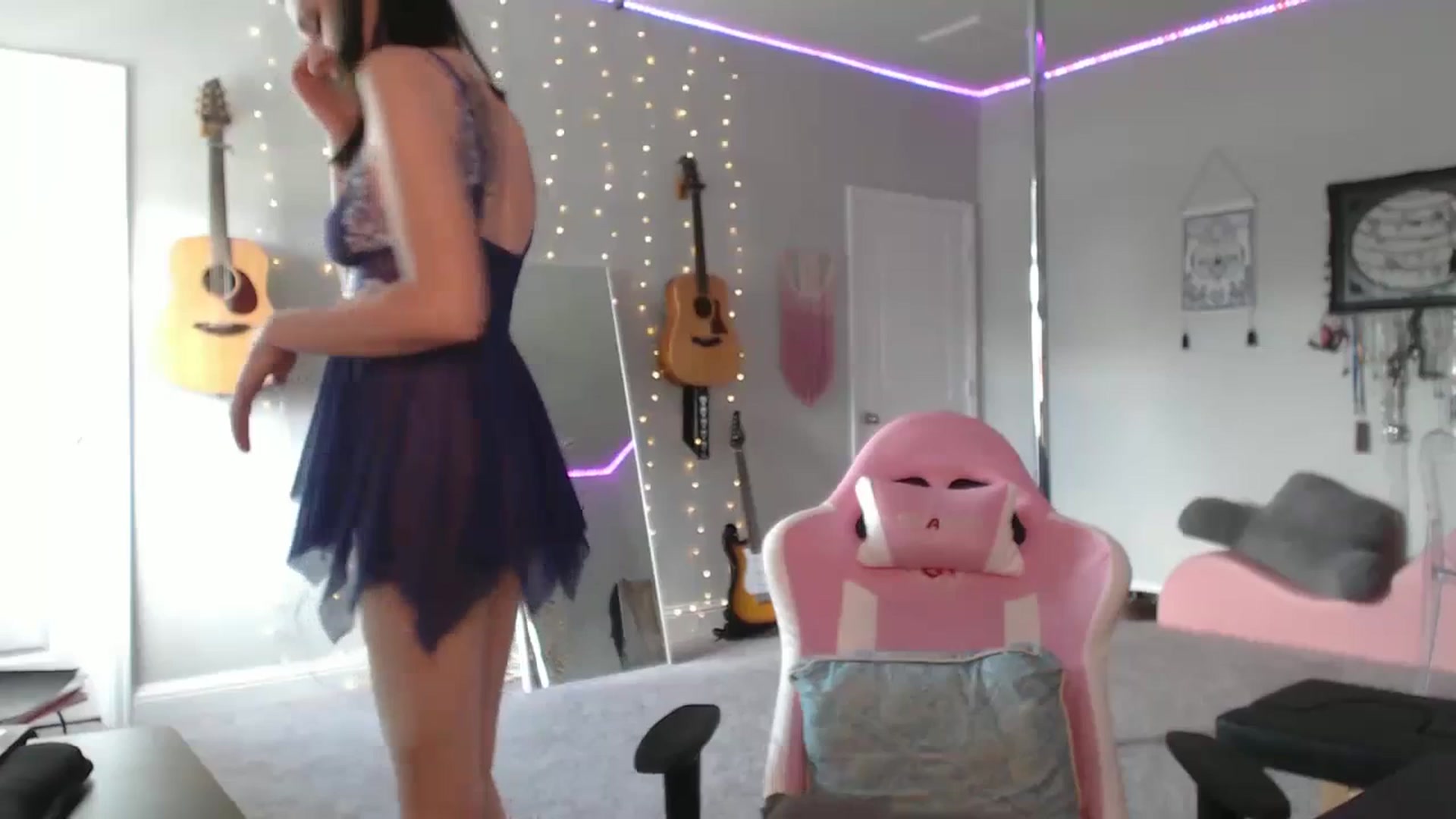 Gallery image thumbnail from MeredithBae's myfreecams stream on, 07/01/2023, 20:35 image 15 of 20