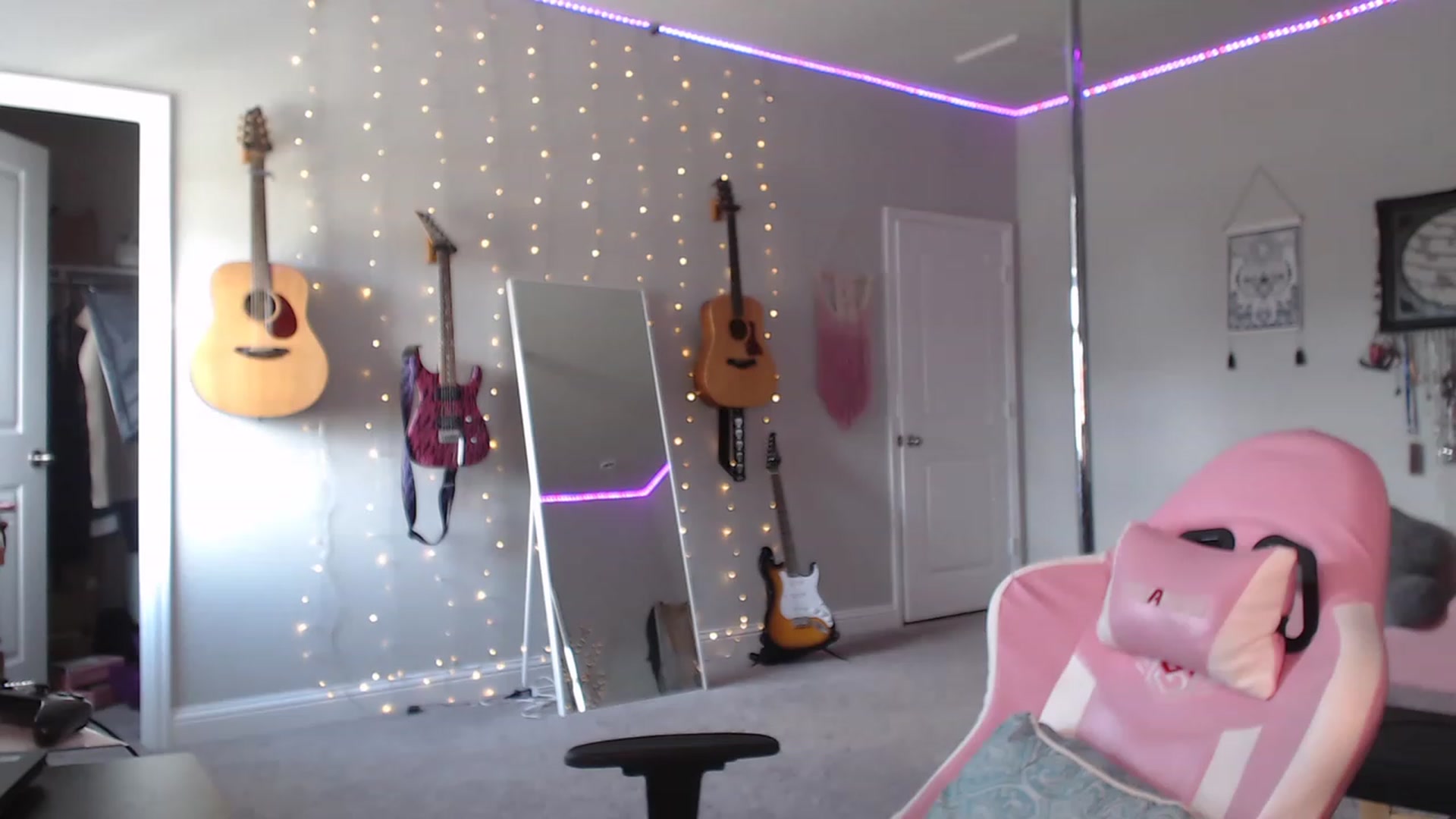 Gallery image thumbnail from MeredithBae's myfreecams stream on, 07/09/2023, 22:21 image 11 of 20