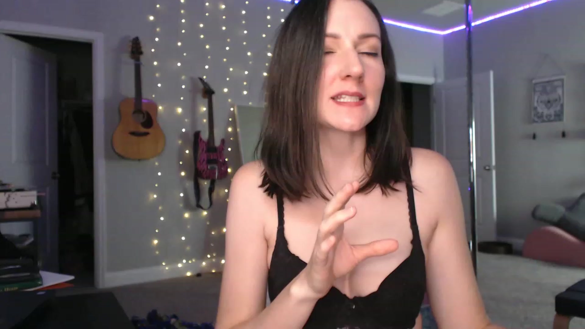 Gallery image thumbnail from MeredithBae's myfreecams stream on, 07/17/2023, 05:50 image 3 of 20