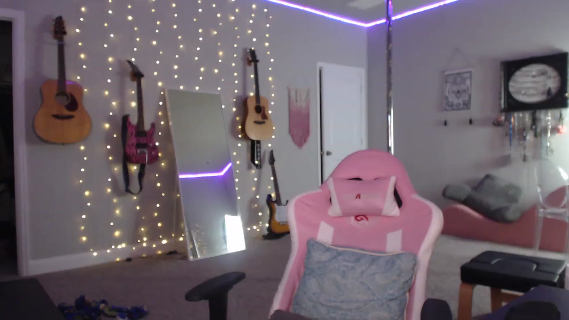 Gallery image thumbnail from MeredithBae's myfreecams stream on, 07/17/2023, 05:50 image 20 of 20