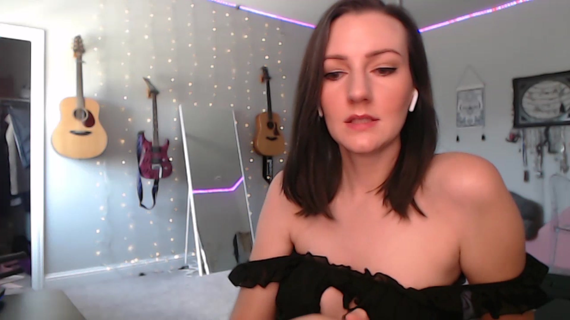 Gallery image thumbnail from MeredithBae's myfreecams stream on, 07/19/2023, 19:20 image 13 of 20