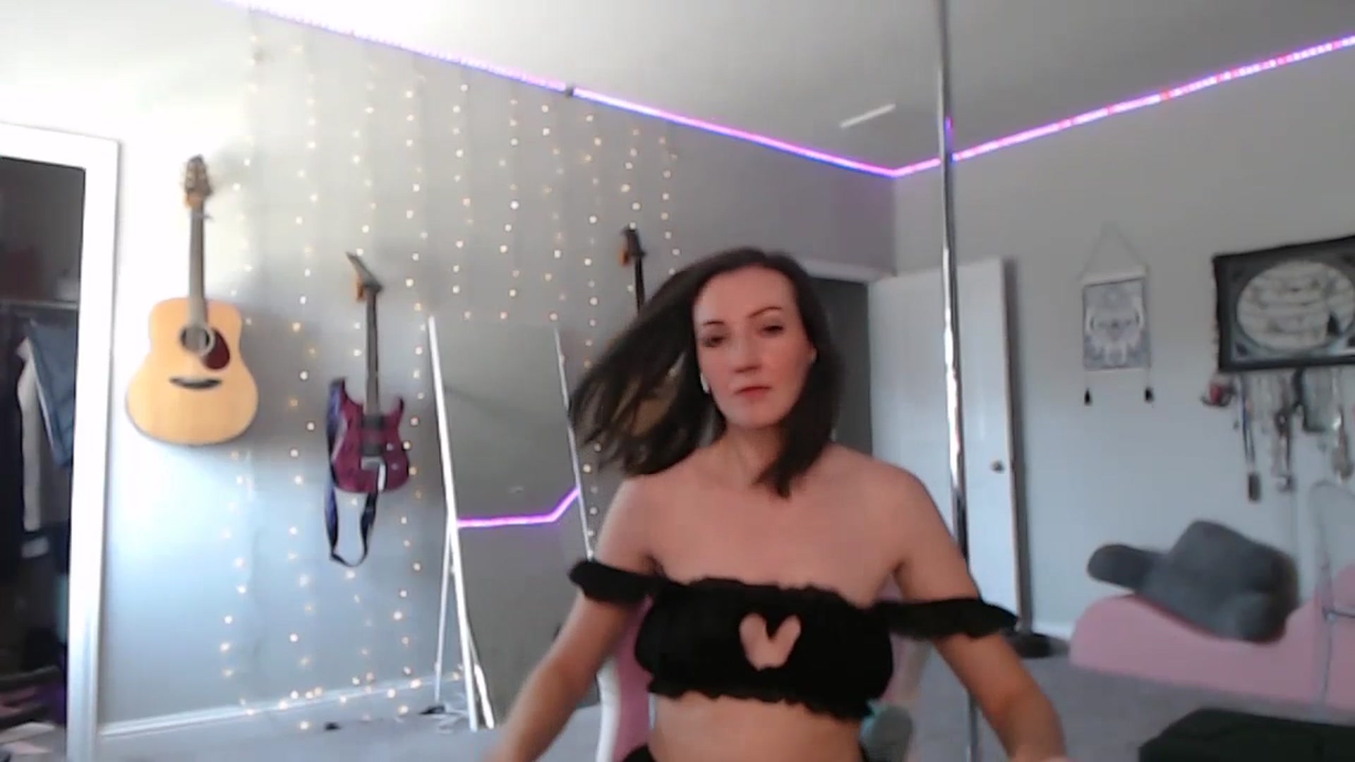 Gallery image thumbnail from MeredithBae's myfreecams stream on, 07/19/2023, 19:37 image 15 of 20