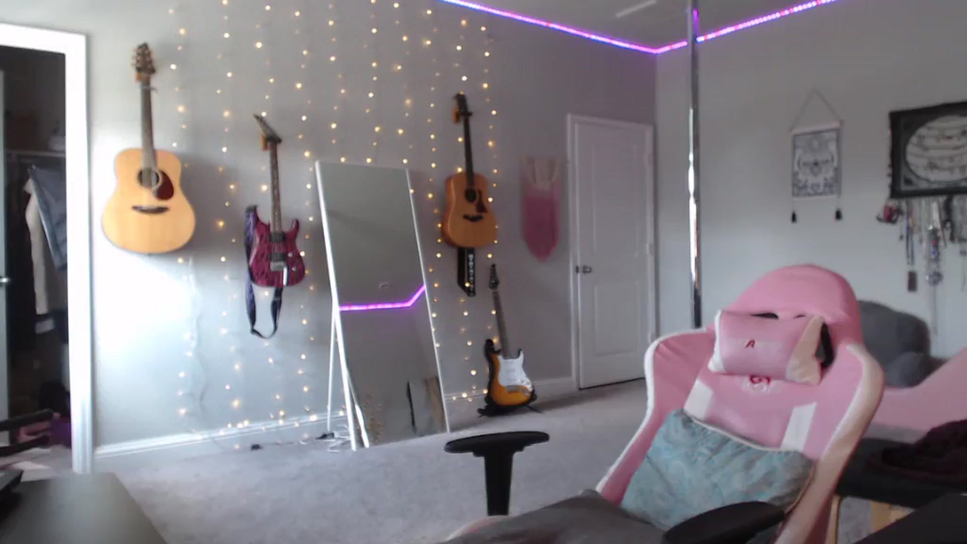 Gallery image thumbnail from MeredithBae's myfreecams stream on, 07/22/2023, 18:57 image 13 of 20