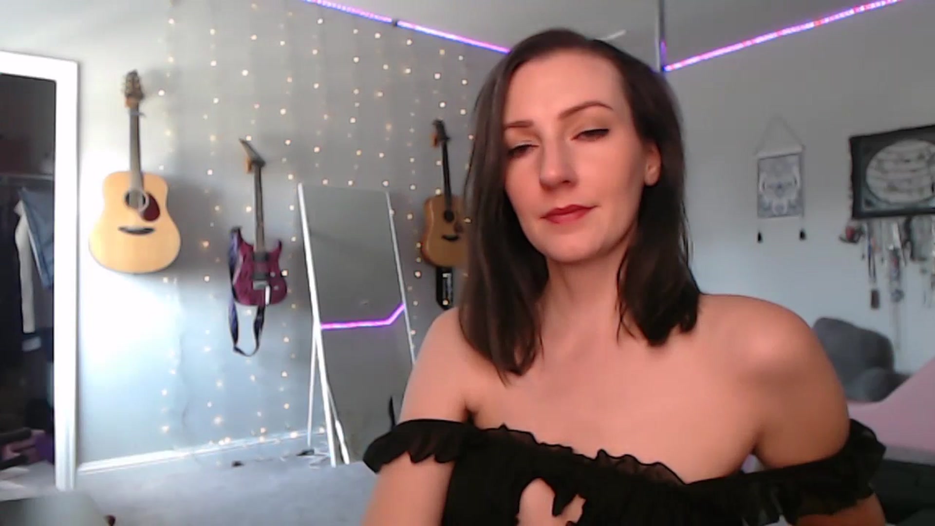 Gallery image thumbnail from MeredithBae's myfreecams stream on, 07/23/2023, 18:14 image 7 of 20