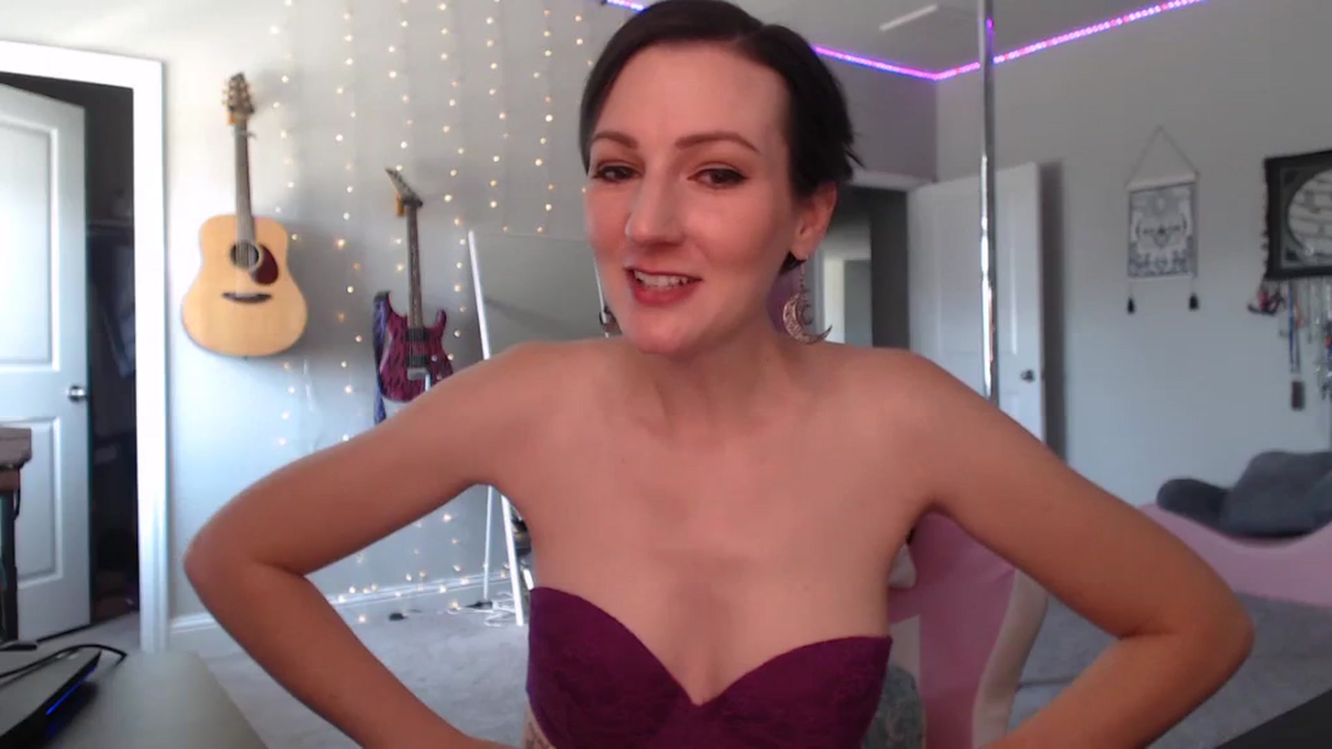 Gallery image thumbnail from MeredithBae's myfreecams stream on, 08/03/2023, 18:45 image 9 of 20