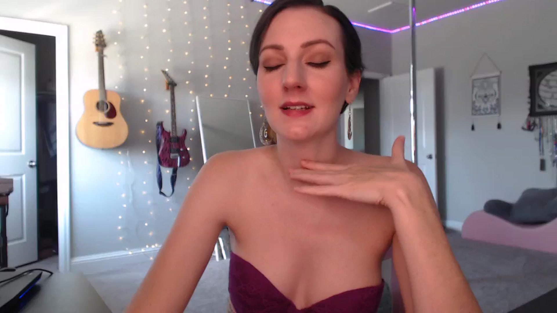 Gallery image thumbnail from MeredithBae's myfreecams stream on, 08/03/2023, 18:45 image 8 of 20