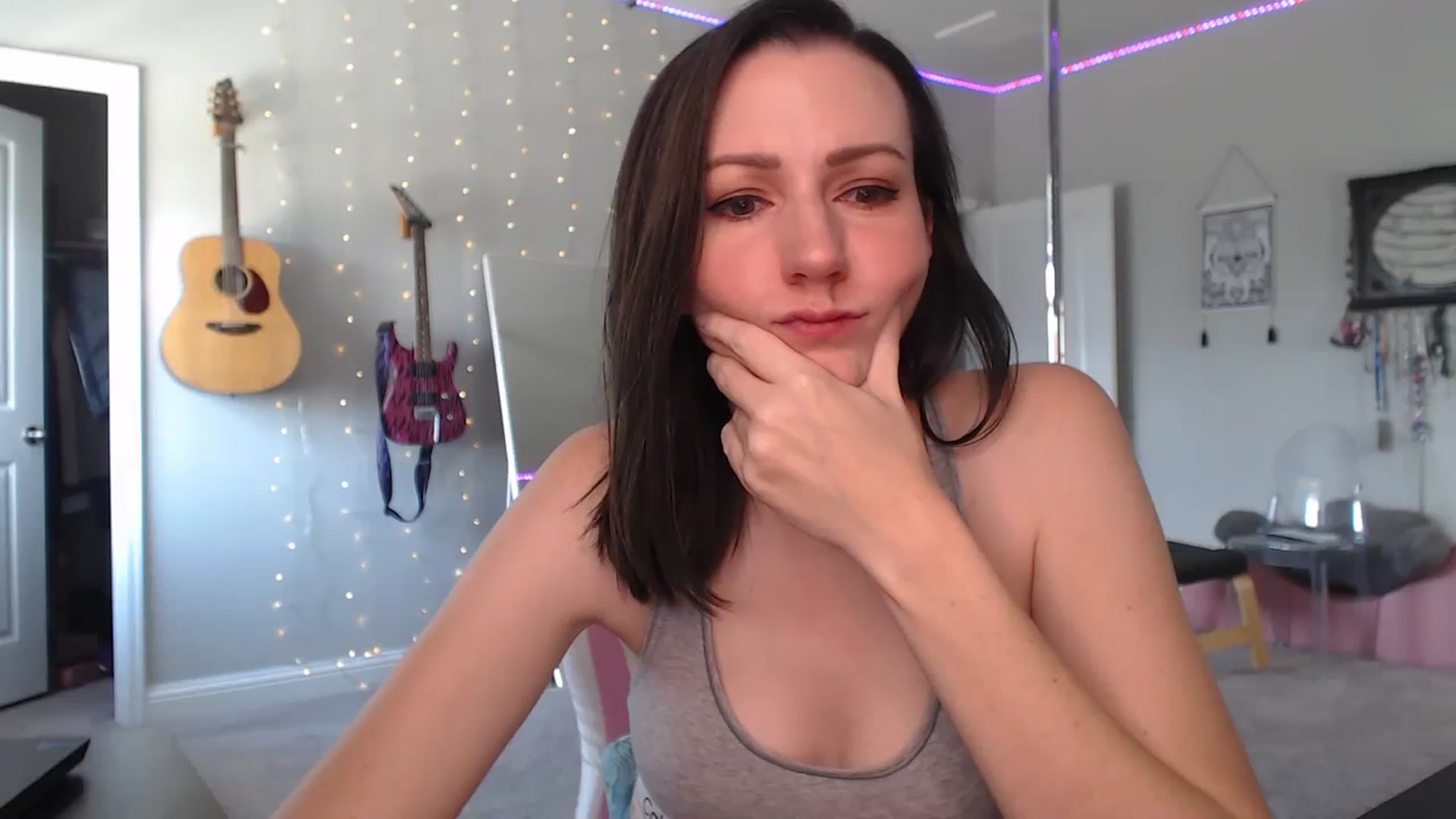 Gallery image thumbnail from MeredithBae's myfreecams stream on, 08/08/2023, 19:28 image 10 of 20