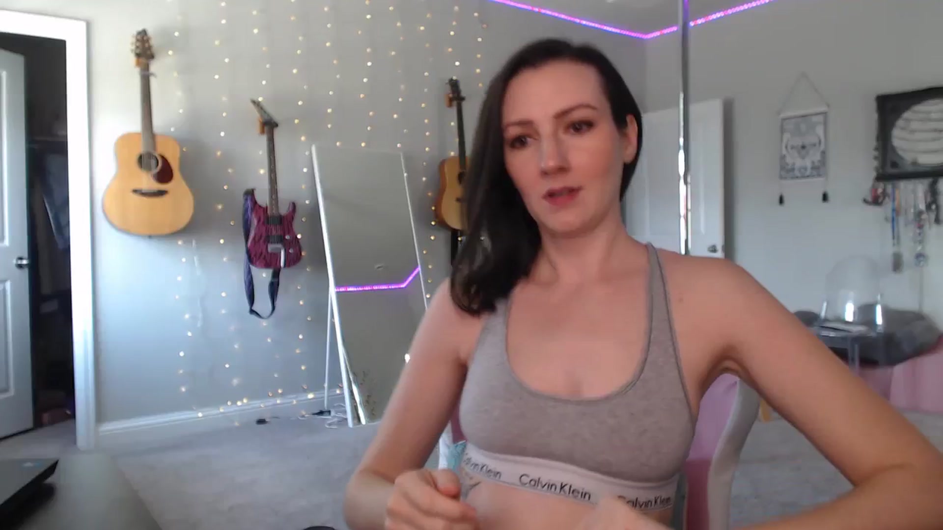 Gallery image thumbnail from MeredithBae's myfreecams stream on, 08/08/2023, 19:28 image 8 of 20