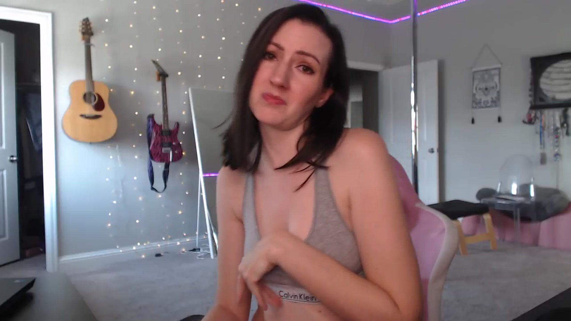 Gallery image thumbnail from MeredithBae's myfreecams stream on, 08/08/2023, 19:28 image 6 of 20