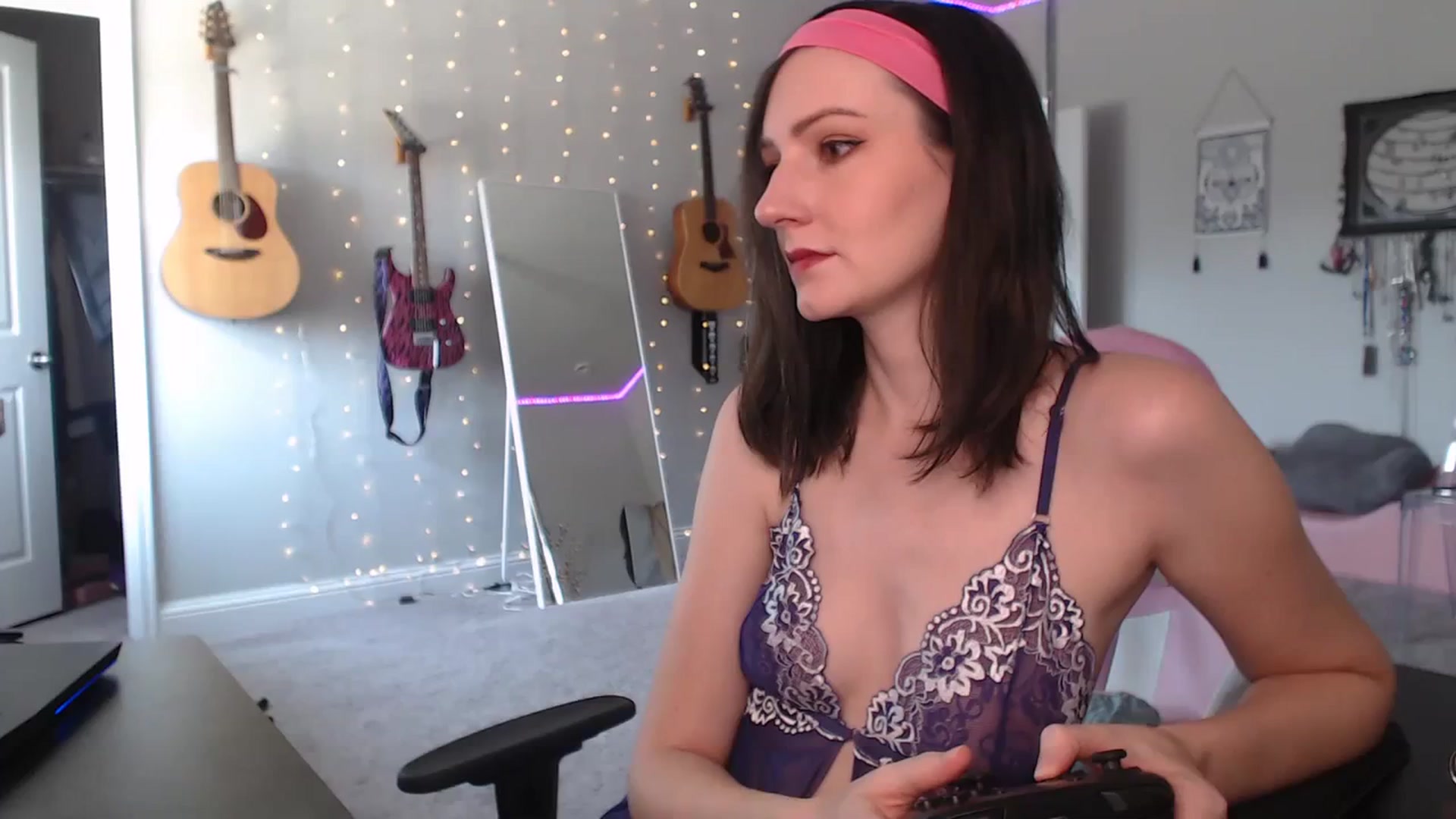 Gallery image thumbnail from MeredithBae's myfreecams stream on, 08/19/2023, 19:28 image 7 of 20