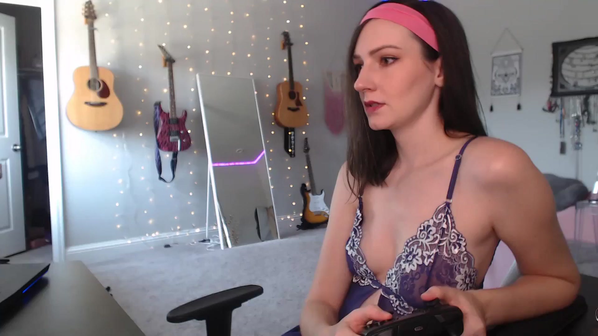 Gallery image thumbnail from MeredithBae's myfreecams stream on, 08/19/2023, 19:28 image 12 of 20