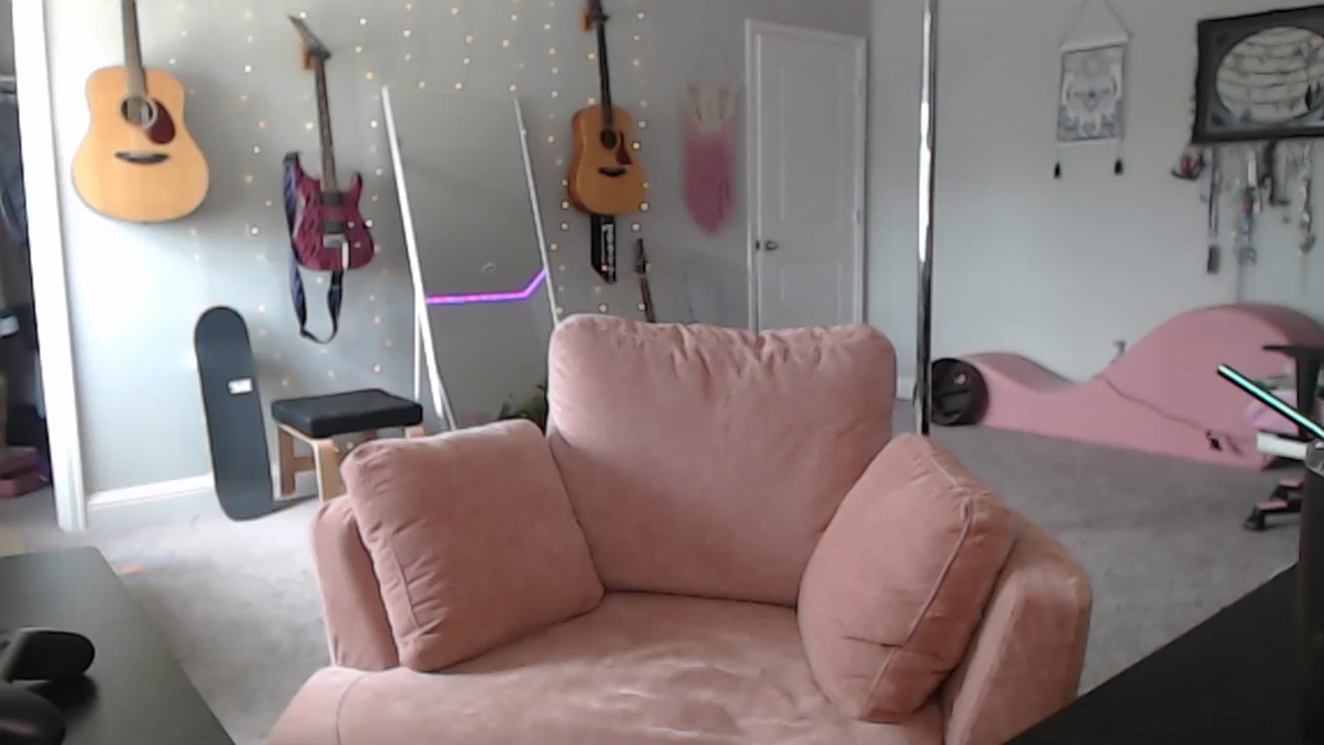 Gallery image thumbnail from MeredithBae's myfreecams stream on, 09/16/2023, 19:29 image 8 of 20