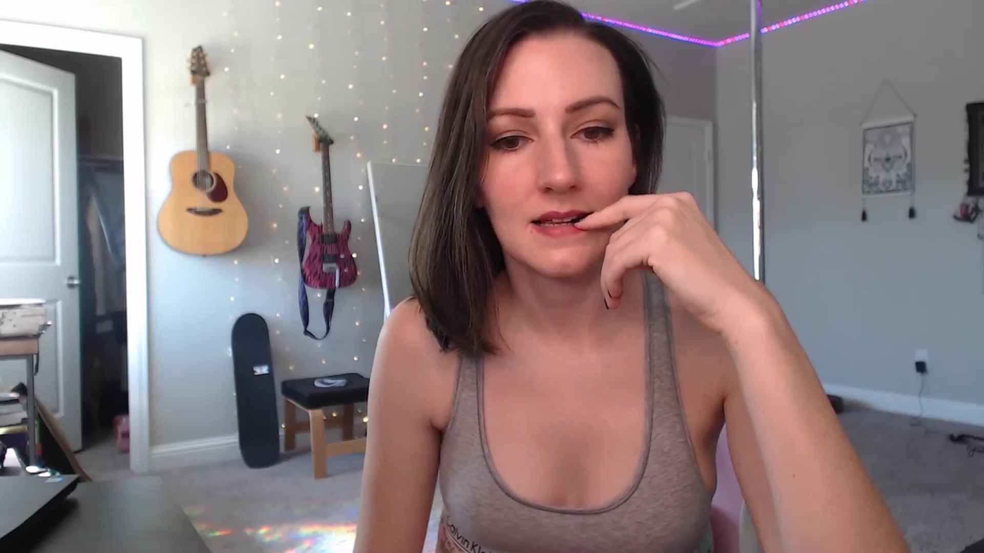Gallery image thumbnail from MeredithBae's myfreecams stream on, 10/16/2023, 20:25 image 16 of 20