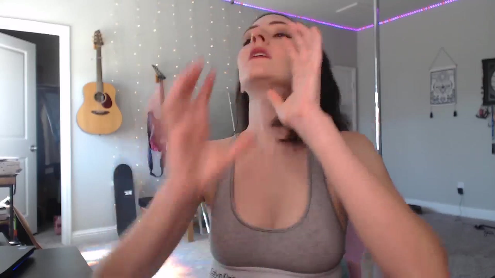 Gallery image thumbnail from MeredithBae's myfreecams stream on, 10/16/2023, 20:25 image 2 of 20
