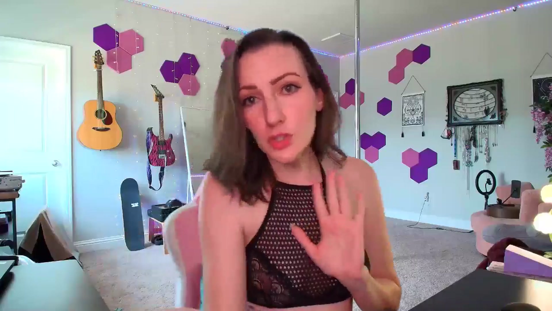 Gallery image thumbnail from MeredithBae's myfreecams stream on, 08/03/2024, 20:24 image 17 of 20