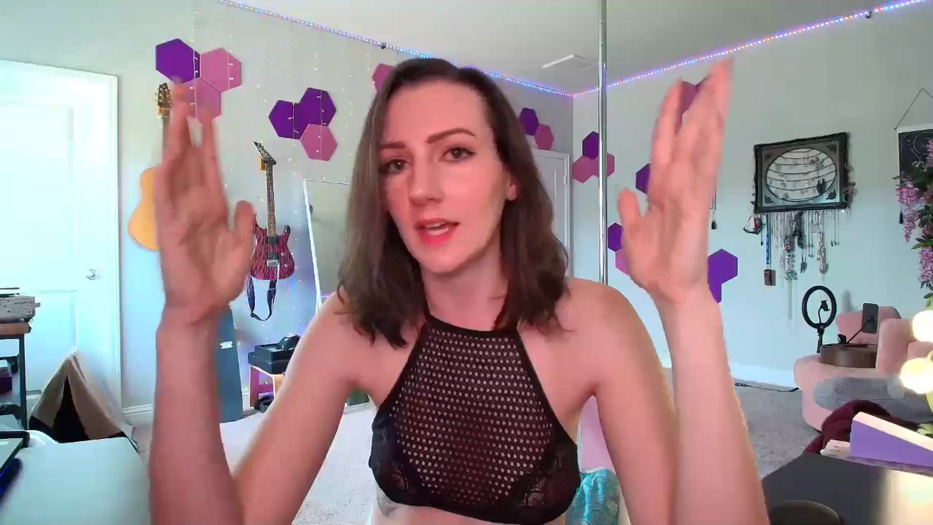 Gallery image thumbnail from MeredithBae's myfreecams stream on, 08/03/2024, 20:24 image 11 of 20