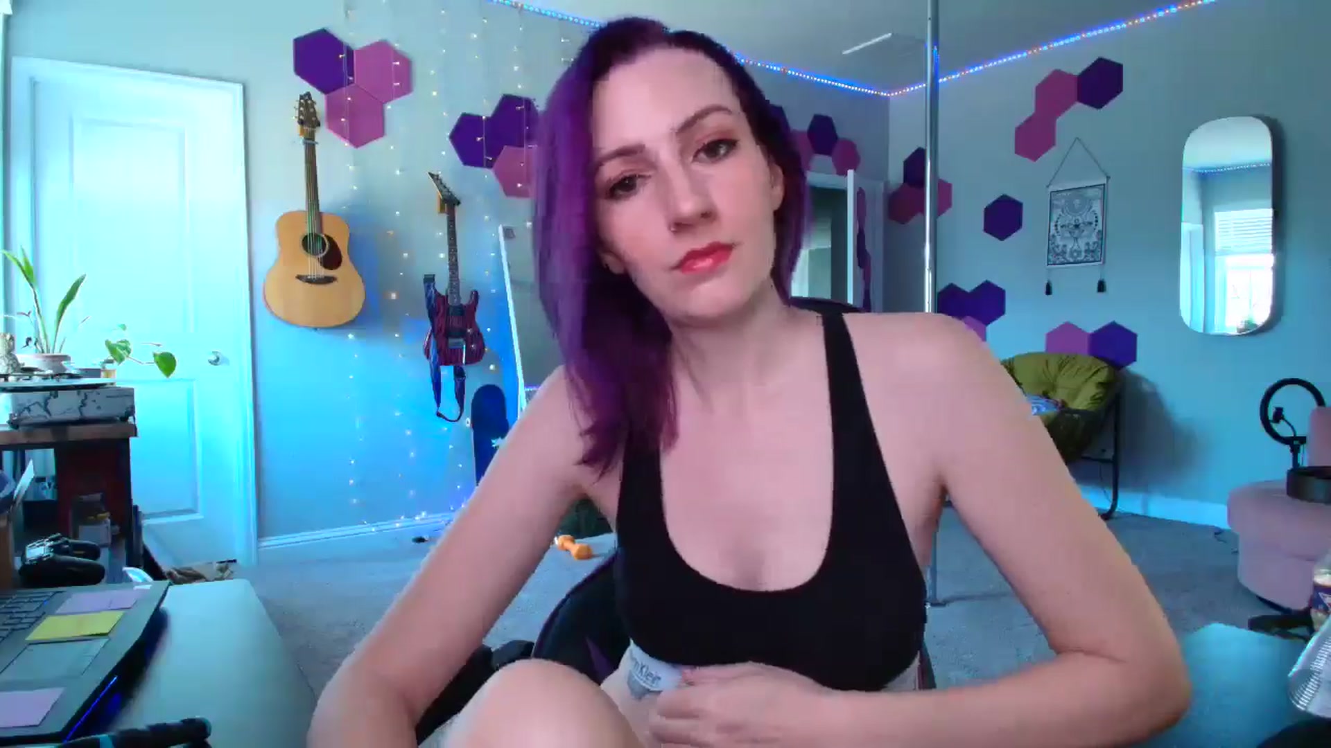 Gallery image thumbnail from MeredithBae's myfreecams stream on, 04/08/2025, 19:21 image 16 of 20