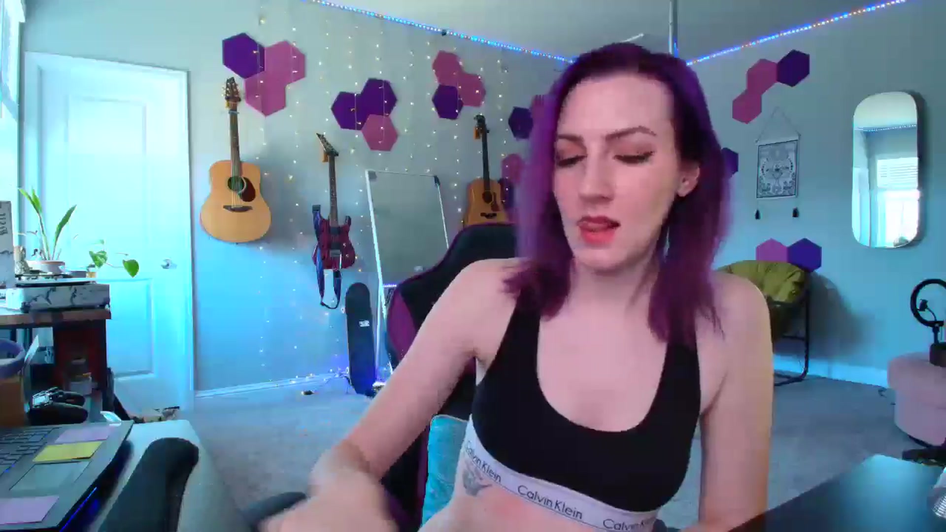 Gallery image thumbnail from MeredithBae's myfreecams stream on, 04/08/2025, 19:51 image 9 of 20