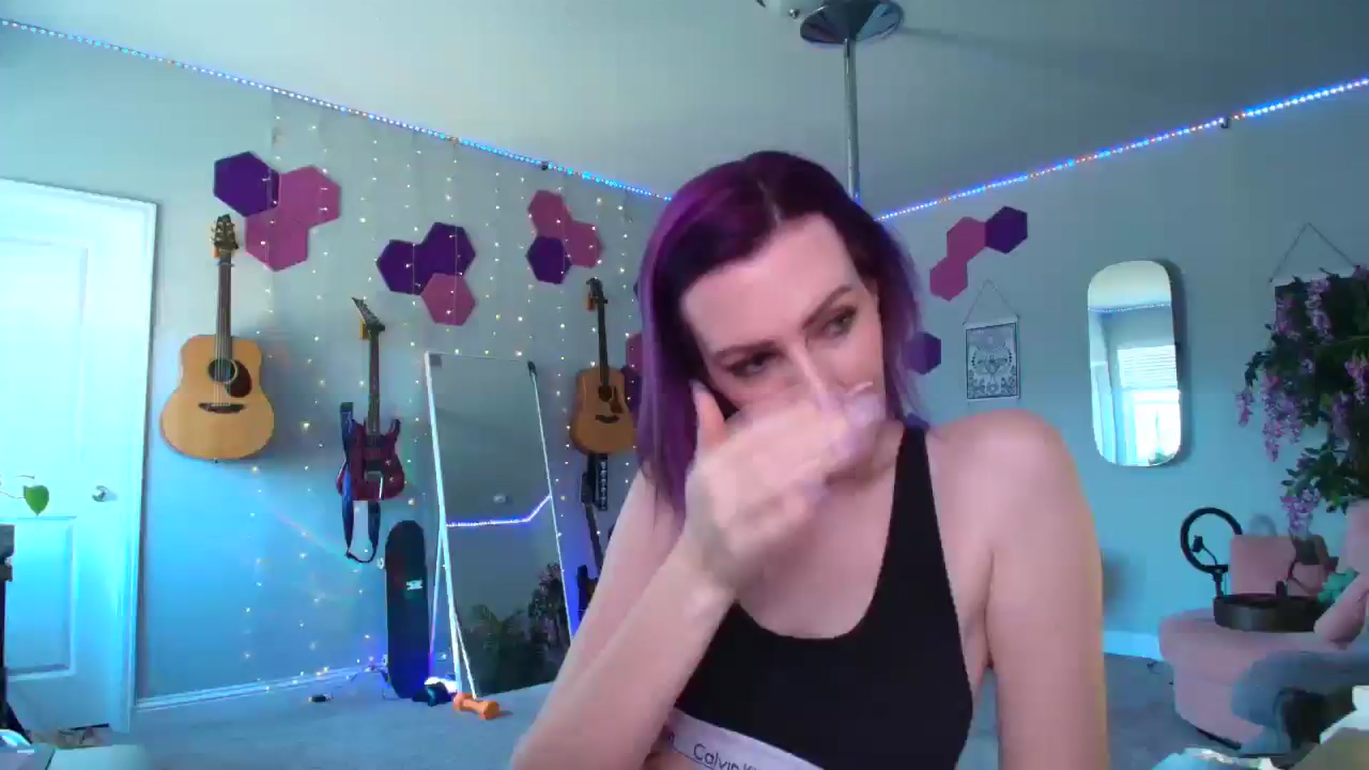 Gallery image thumbnail from MeredithBae's myfreecams stream on, 04/09/2025, 21:33 image 7 of 20