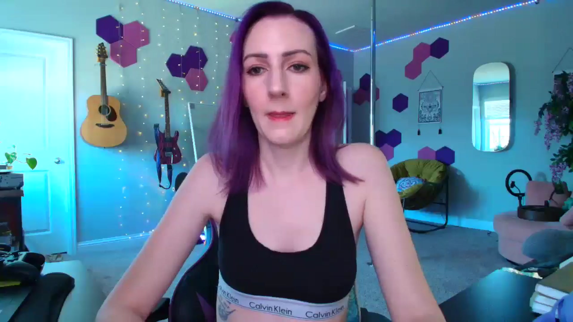 Gallery image thumbnail from MeredithBae's myfreecams stream on, 04/09/2025, 21:33 image 14 of 20