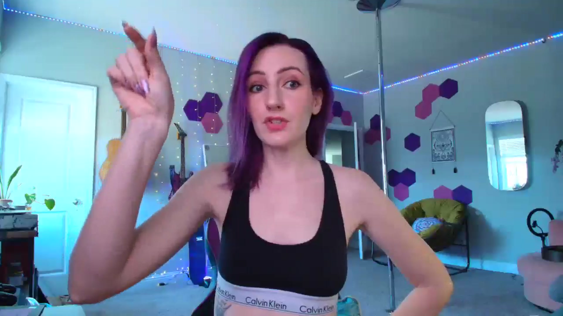 Gallery image thumbnail from MeredithBae's myfreecams stream on, 04/09/2025, 21:33 image 6 of 20