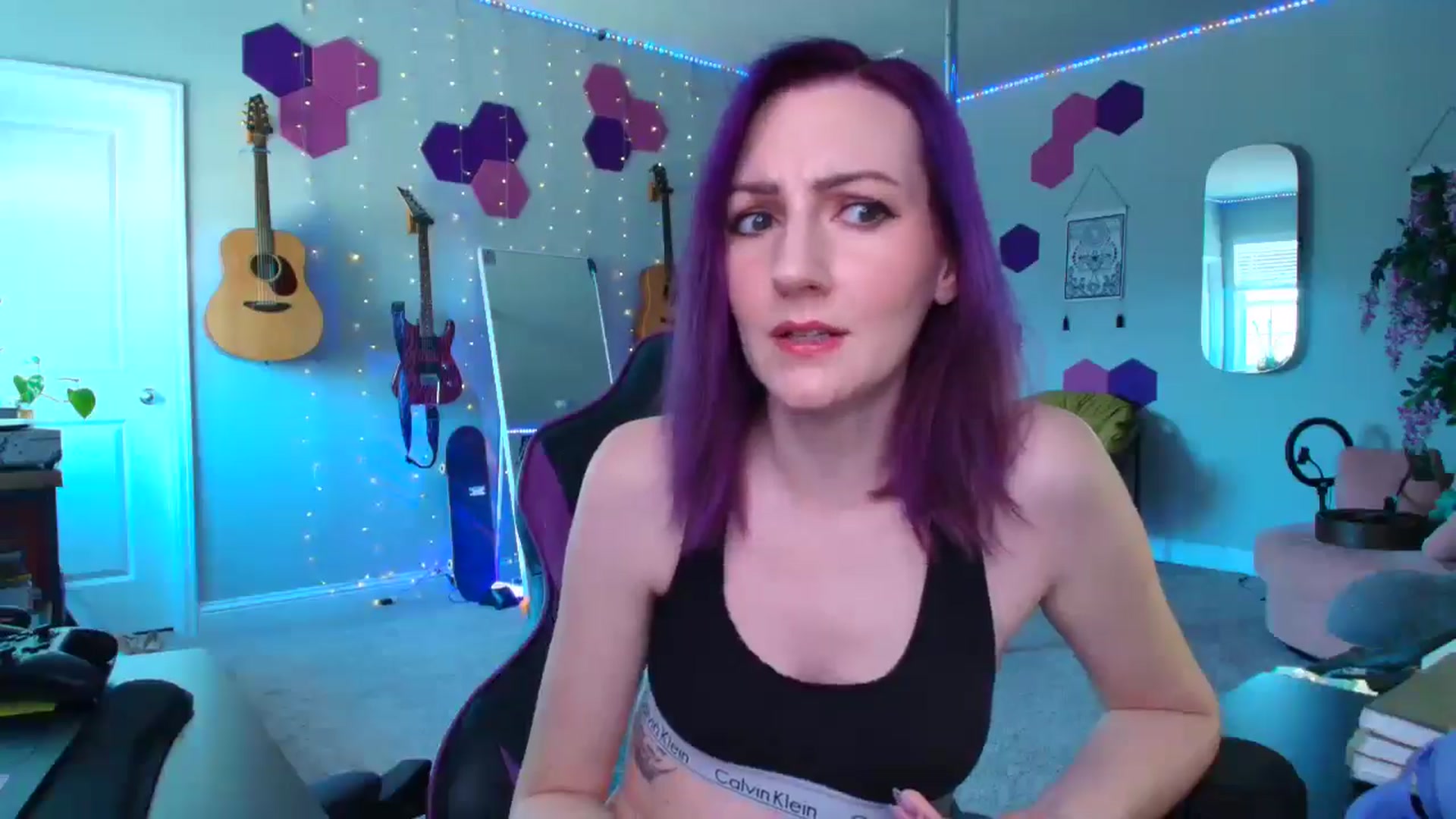 Gallery image thumbnail from MeredithBae's myfreecams stream on, 04/09/2025, 21:33 image 17 of 20