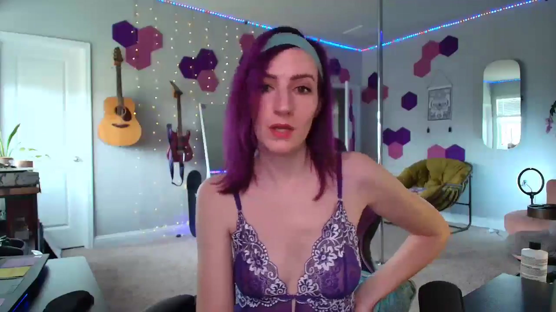 Gallery image thumbnail from MeredithBae's myfreecams stream on, 04/21/2025, 19:57 image 8 of 20