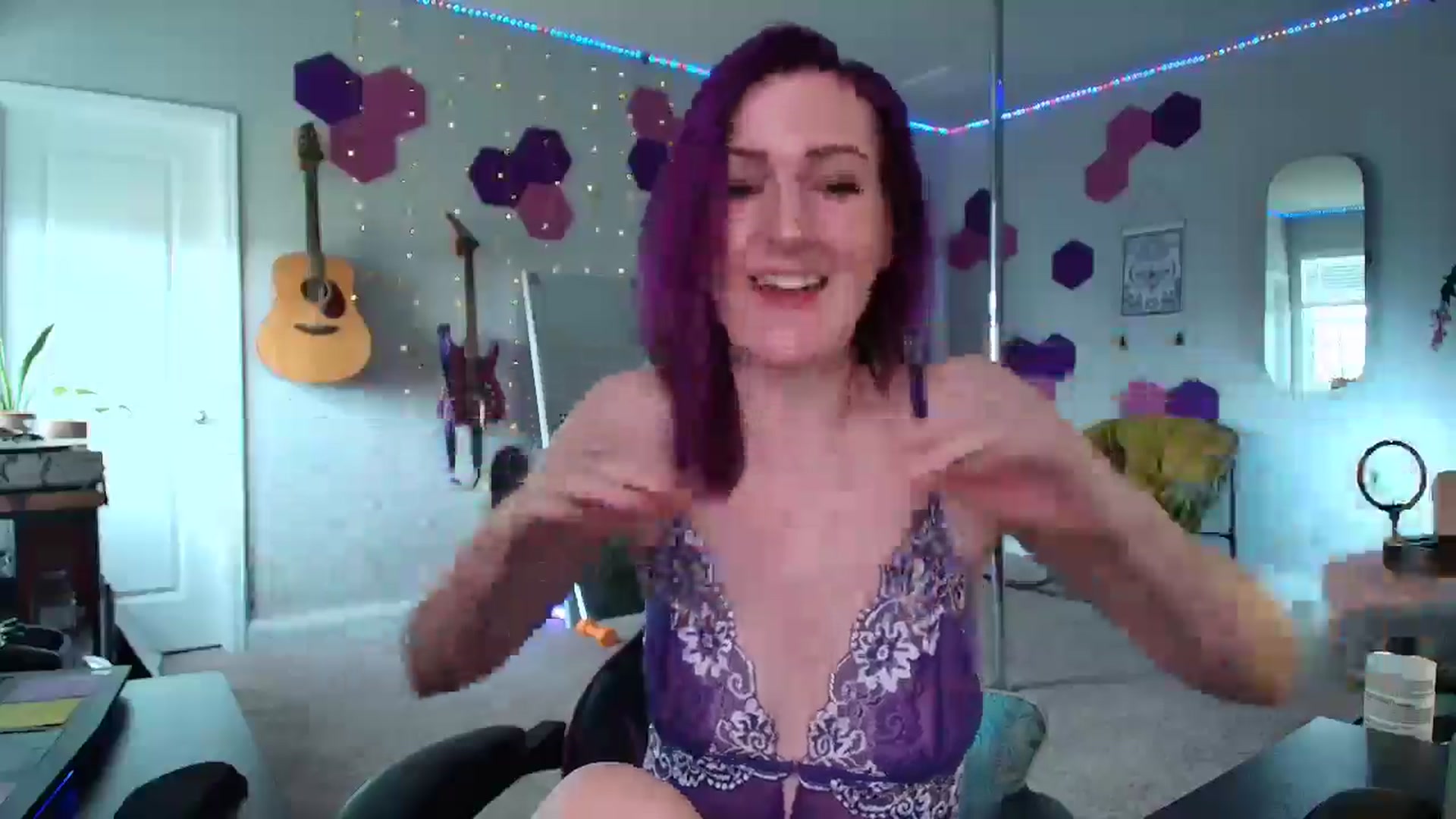 Gallery image thumbnail from MeredithBae's myfreecams stream on, 04/21/2025, 19:57 image 17 of 20