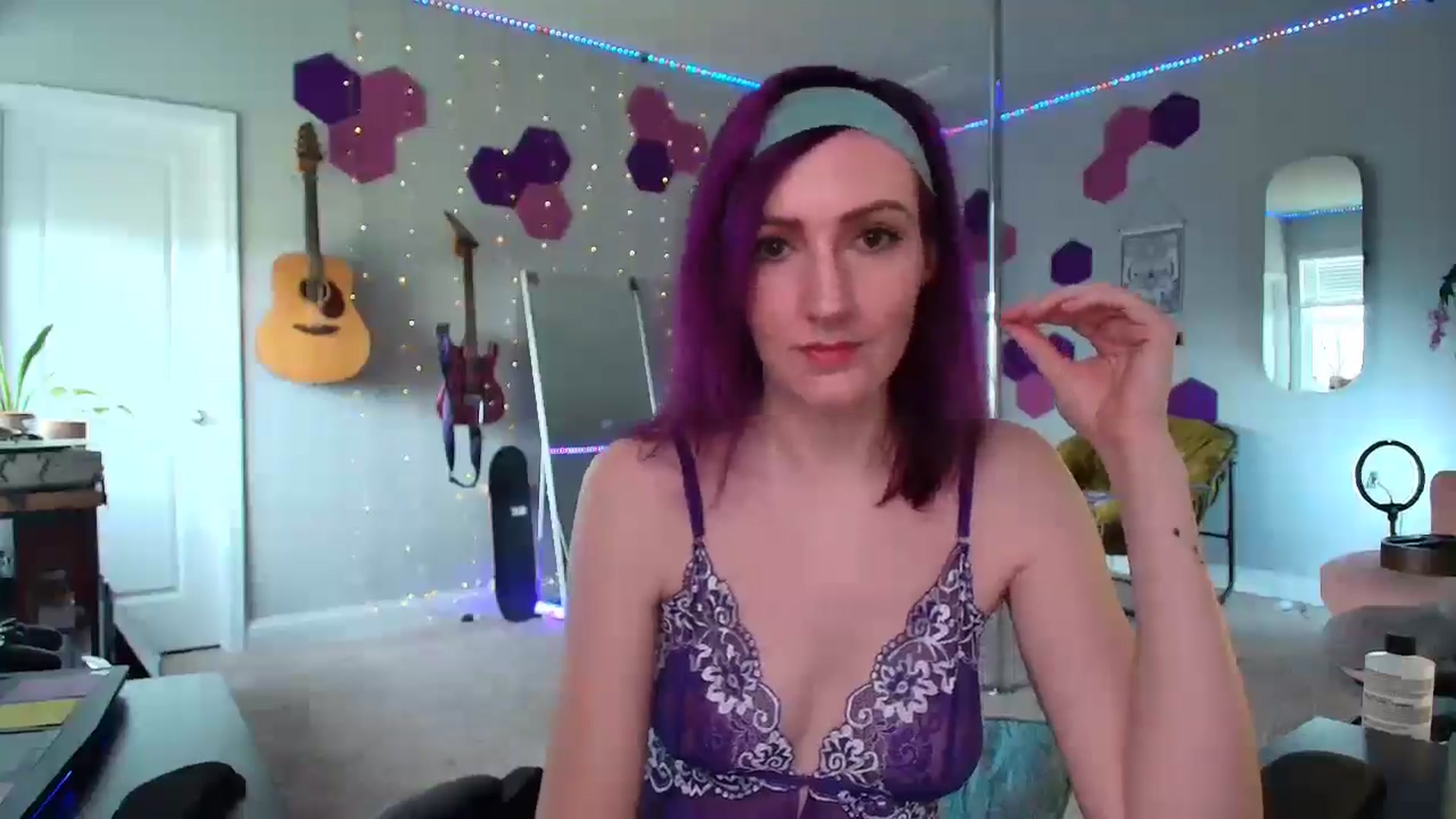 Gallery image thumbnail from MeredithBae's myfreecams stream on, 04/21/2025, 19:57 image 4 of 20