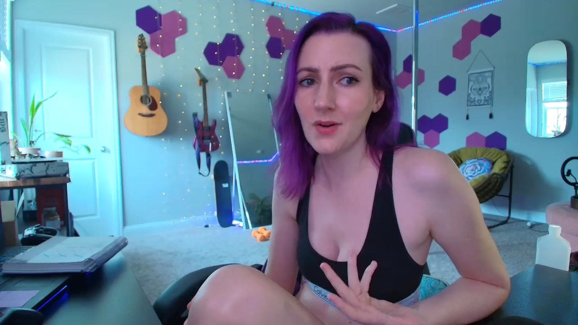 Gallery image thumbnail from MeredithBae's myfreecams stream on, 04/24/2025, 20:04 image 7 of 20