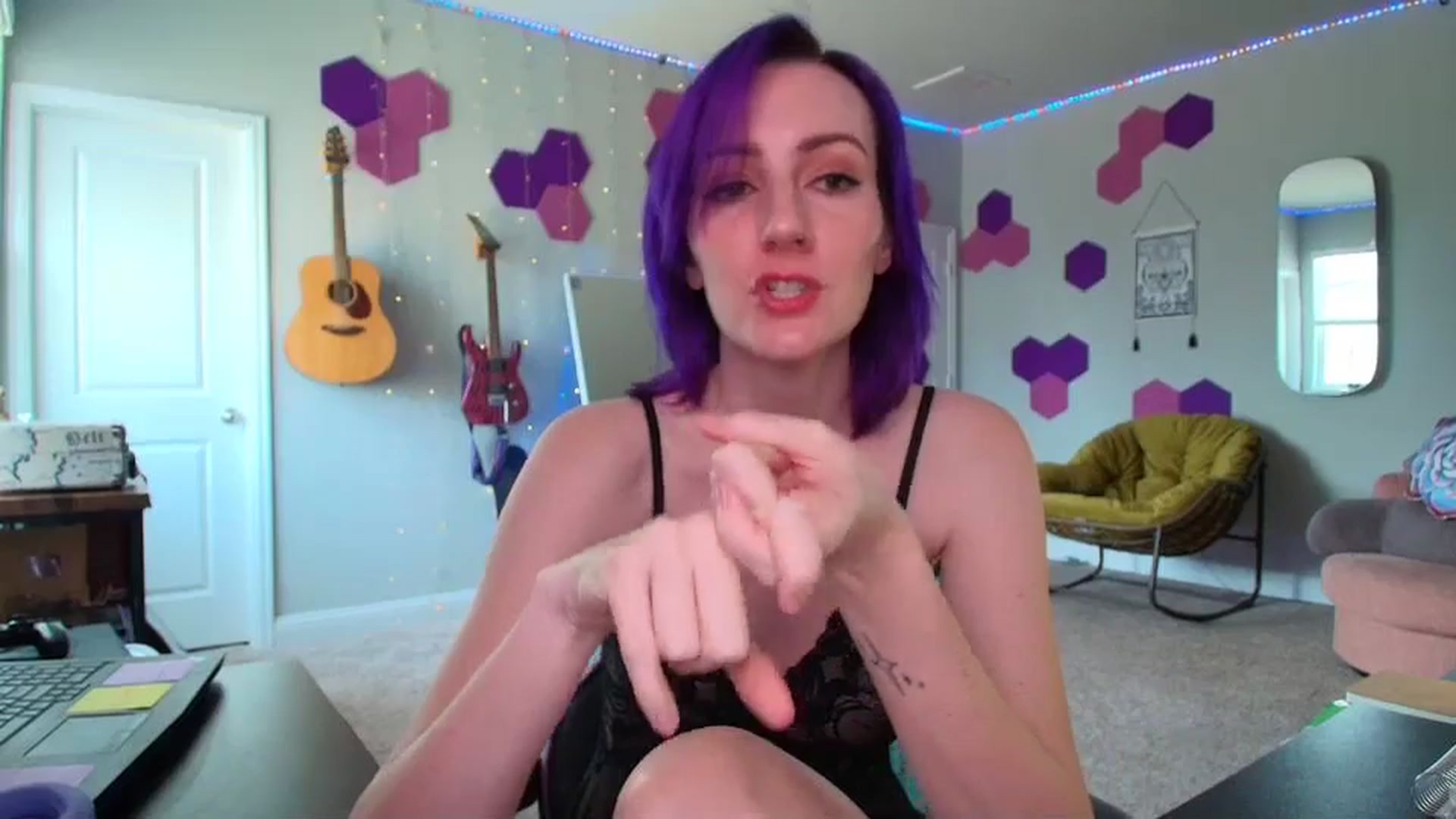 Gallery image thumbnail from MeredithBae's myfreecams stream on, 05/17/2025, 21:21 image 11 of 20