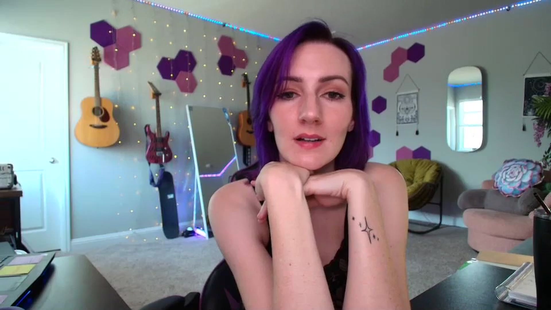 Gallery image thumbnail from MeredithBae's myfreecams stream on, 05/17/2025, 22:05 image 5 of 20