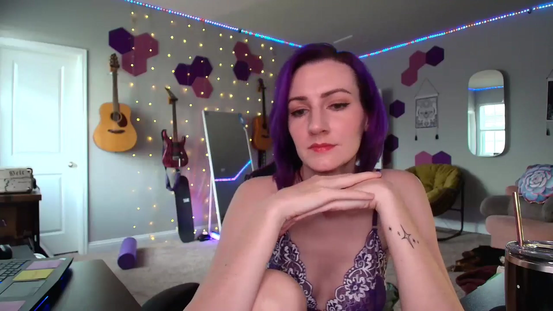 Gallery image thumbnail from MeredithBae's myfreecams stream on, 05/19/2025, 21:57 image 17 of 20