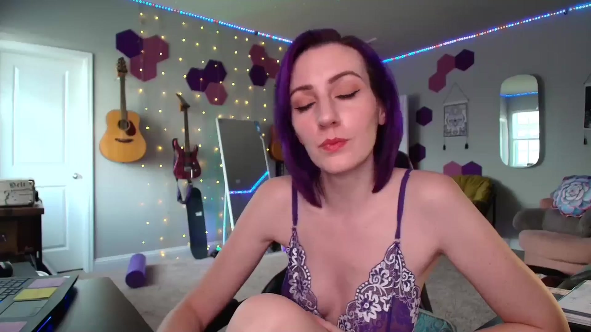 Gallery image thumbnail from MeredithBae's myfreecams stream on, 05/19/2025, 21:57 image 15 of 20