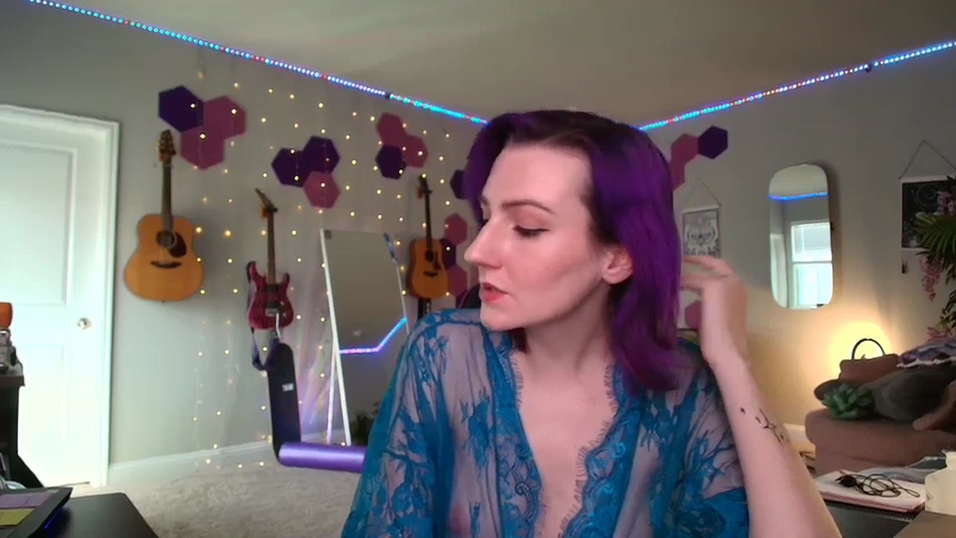 Gallery image thumbnail from MeredithBae's myfreecams stream on, 05/26/2025, 20:32 image 11 of 20