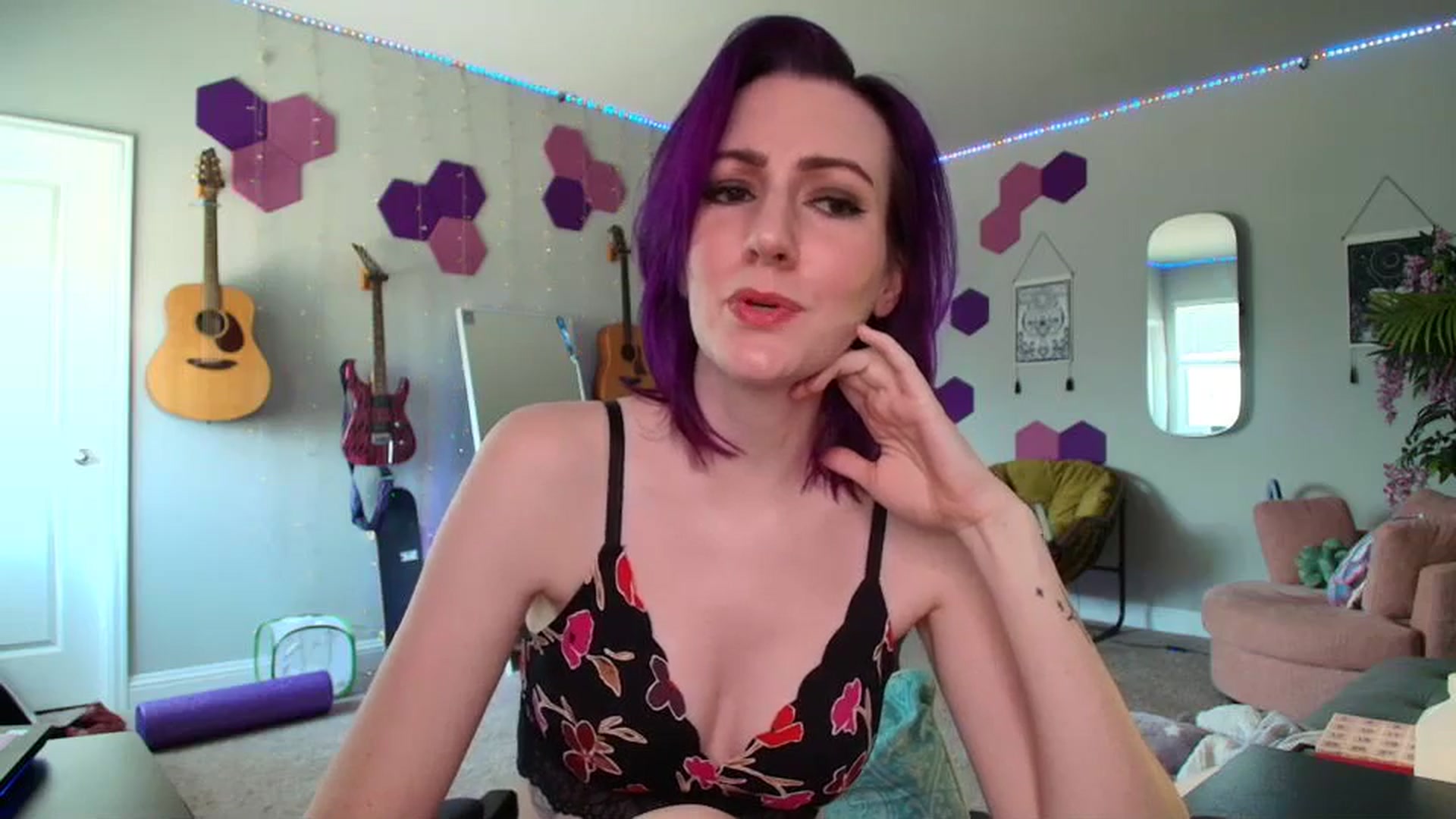 Gallery image thumbnail from MeredithBae's myfreecams stream on, 06/05/2025, 19:01 image 10 of 20