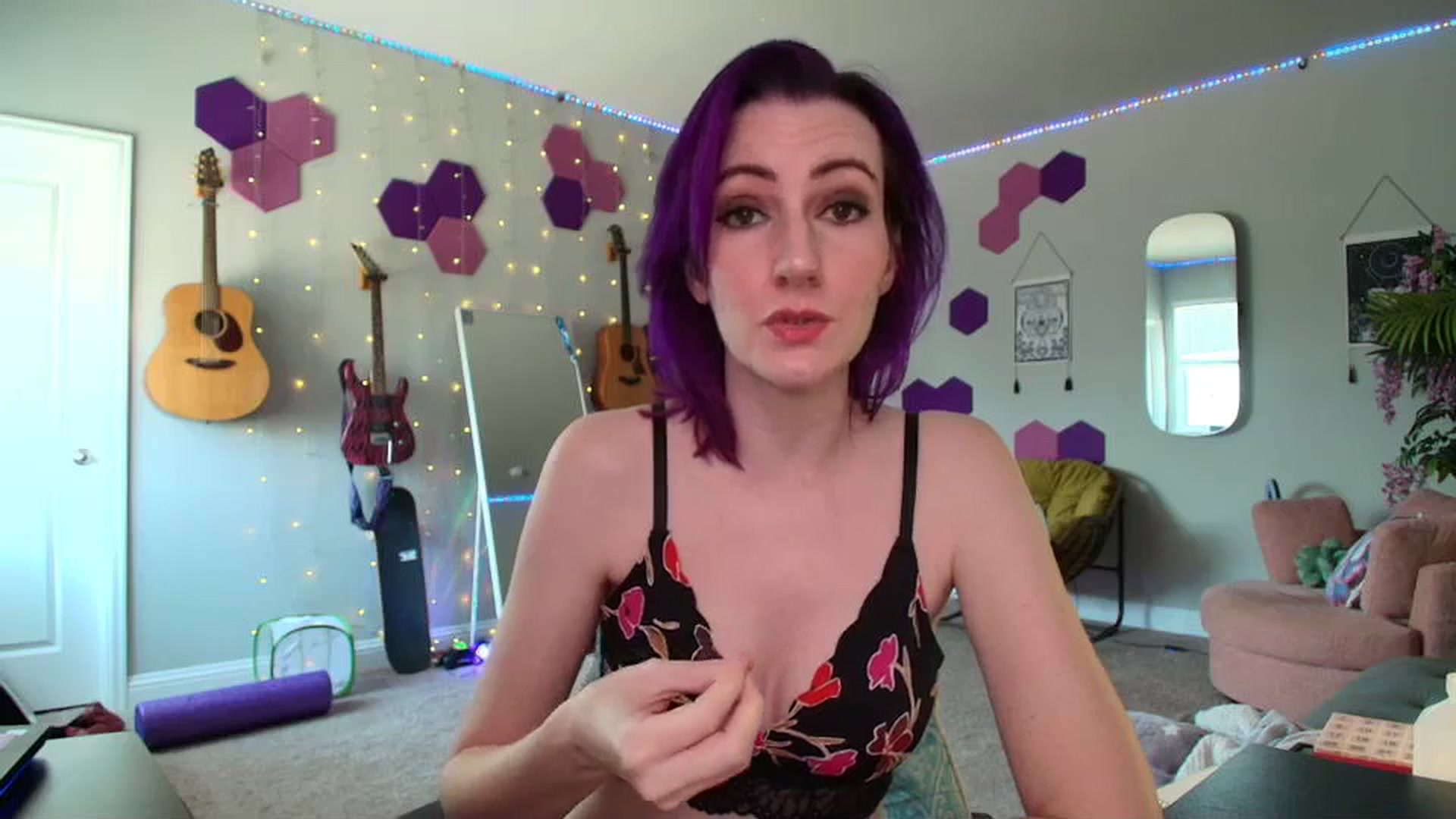Gallery image thumbnail from MeredithBae's myfreecams stream on, 06/05/2025, 19:01 image 5 of 20