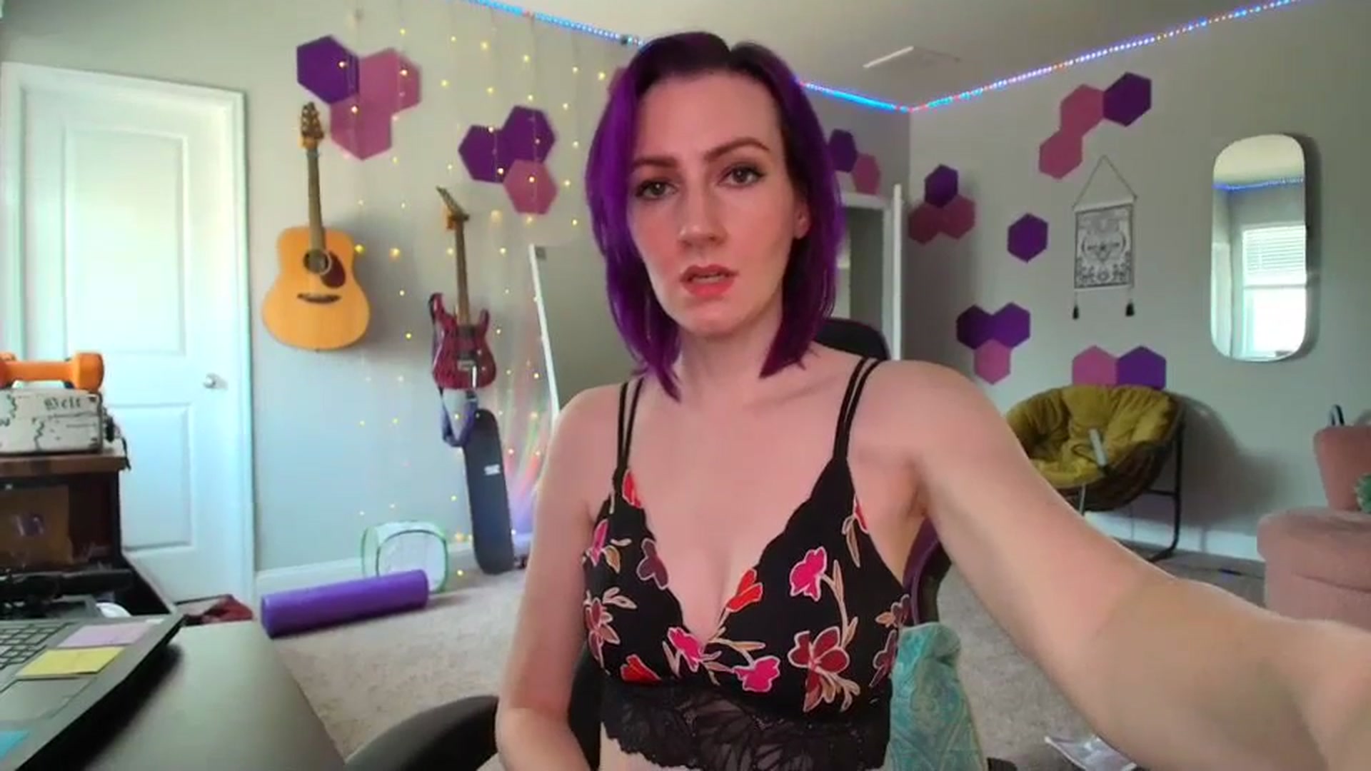 Gallery image thumbnail from MeredithBae's myfreecams stream on, 06/05/2025, 20:11 image 2 of 20