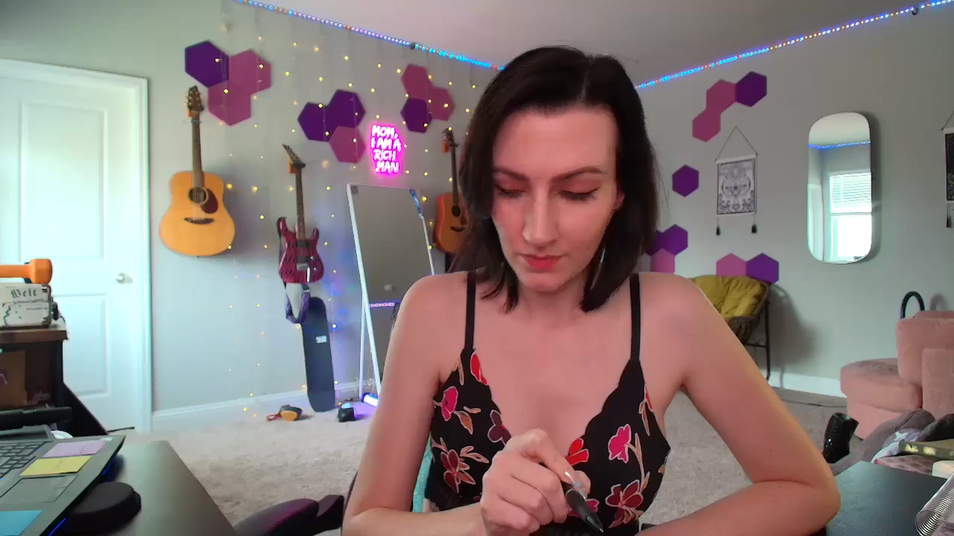 Gallery image thumbnail from MeredithBae's myfreecams stream on, 06/25/2025, 20:32 image 13 of 20