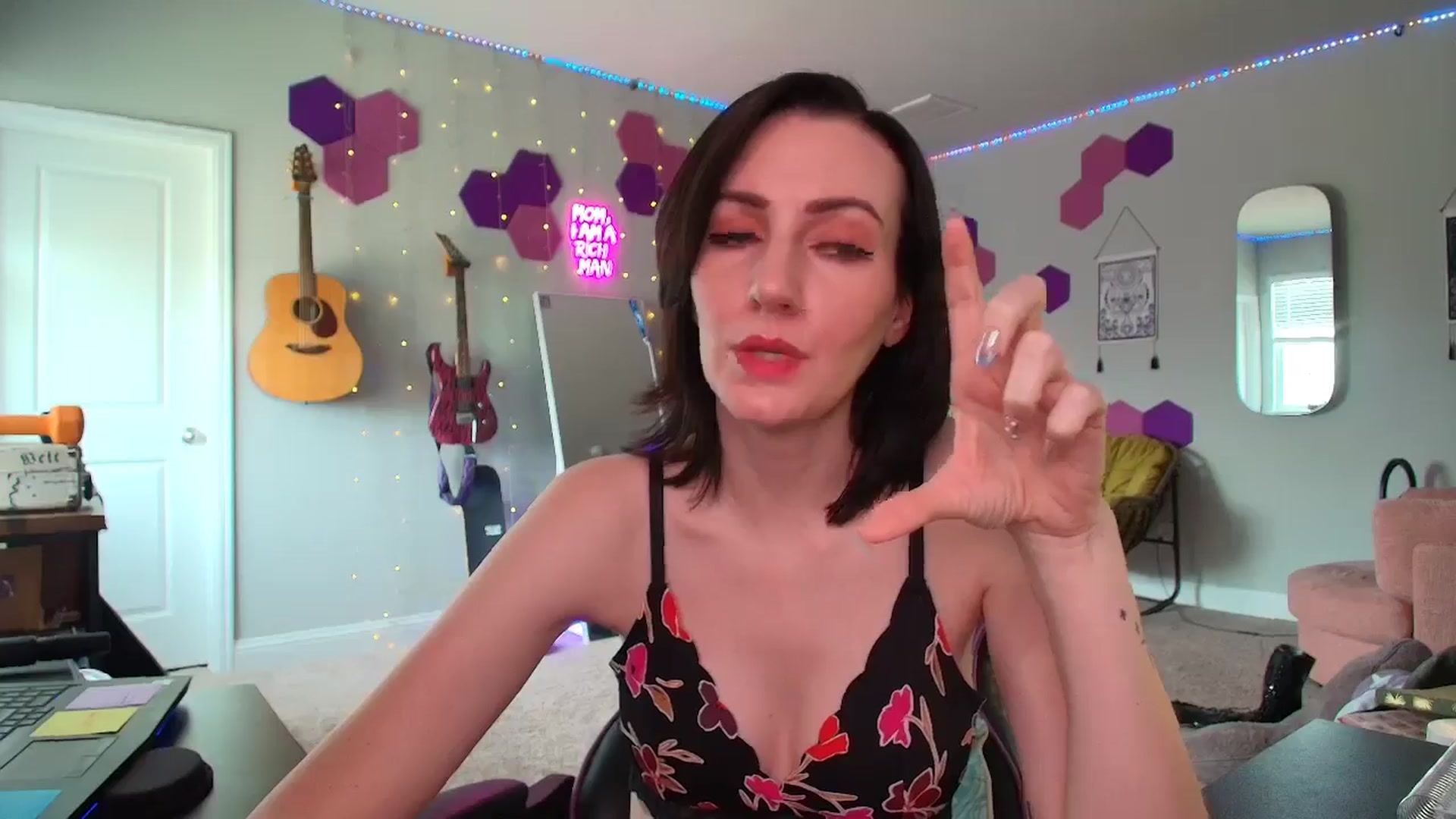 Gallery image thumbnail from MeredithBae's myfreecams stream on, 06/25/2025, 20:32 image 6 of 20